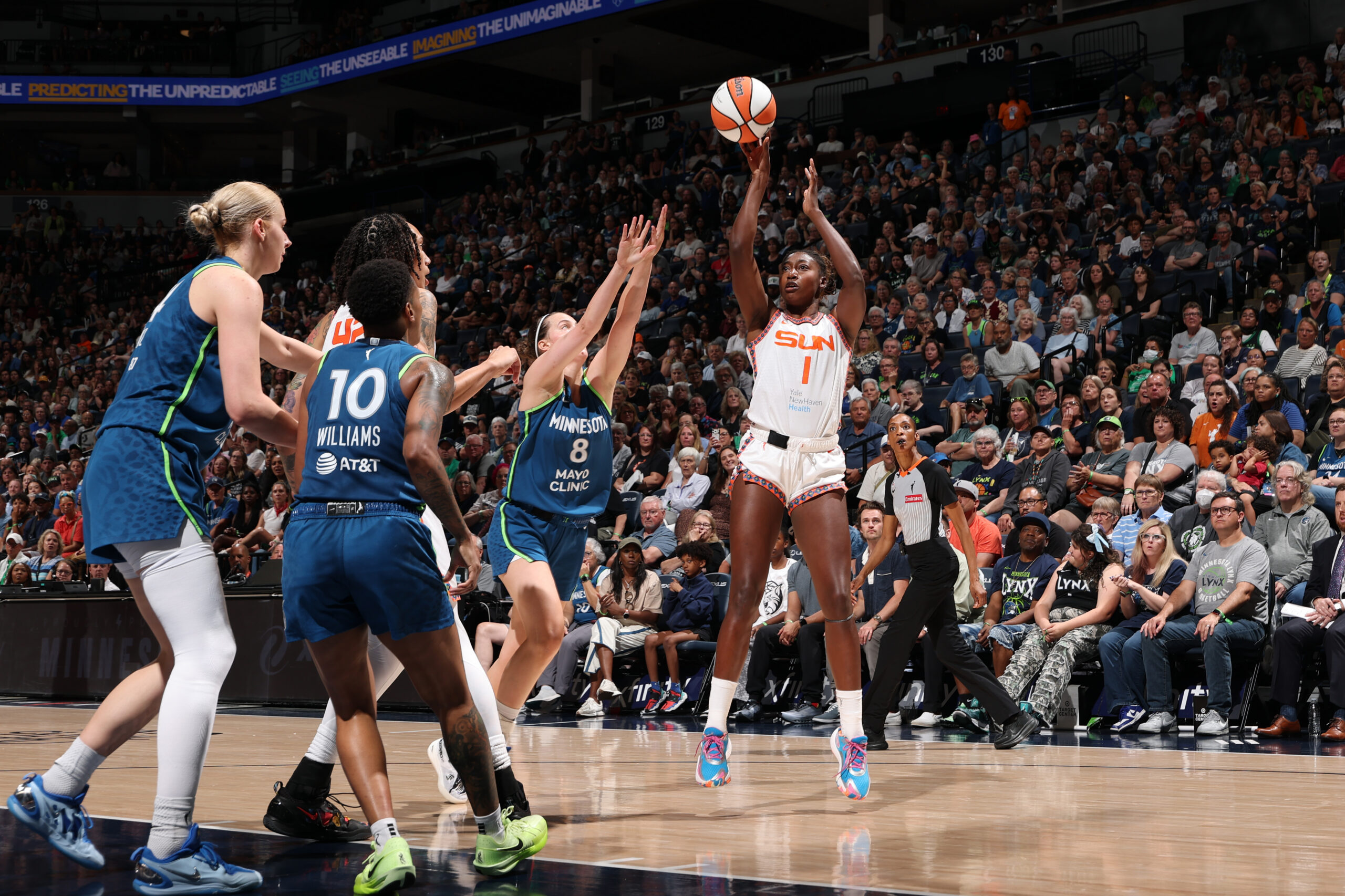 Sun Face Lynx at Home in Midweek Contest